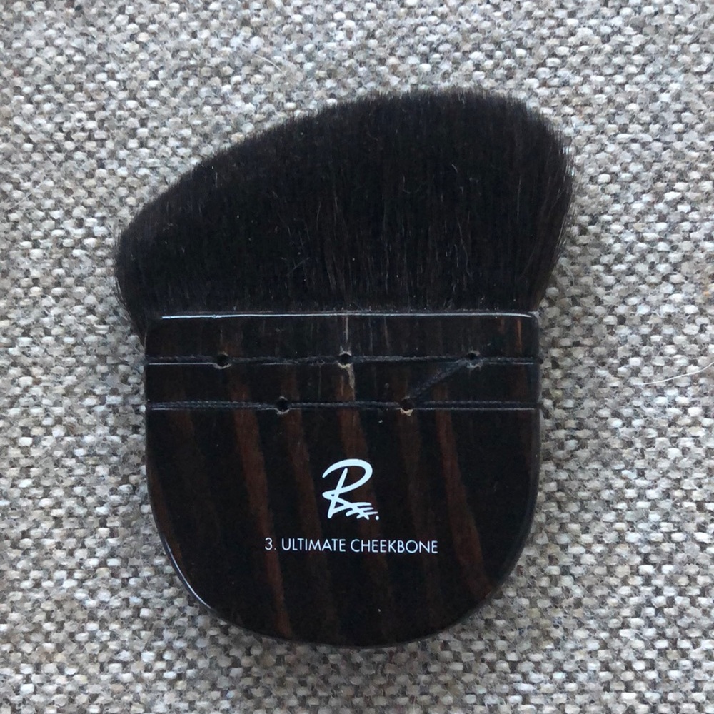 Rae Morris Ultimate Cheekbone 3